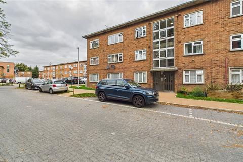 3 bedroom property to rent, Little Gearies, Ilford, Essex, IG6