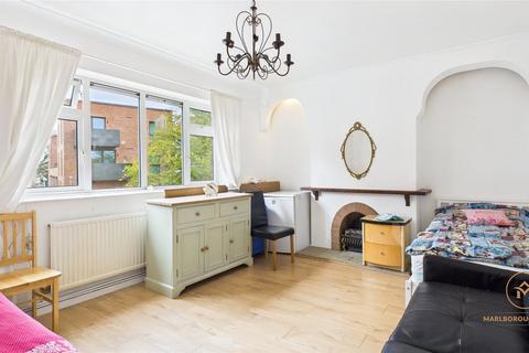 3 bedroom property to rent, Little Gearies, Ilford, Essex, IG6