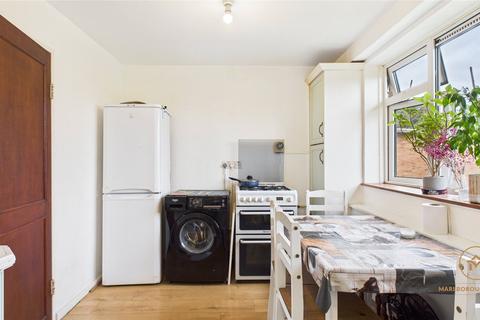 3 bedroom property to rent, Little Gearies, Ilford, Essex, IG6