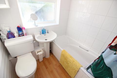11 Merrilands Road, Worcester Park, KT4 8NU