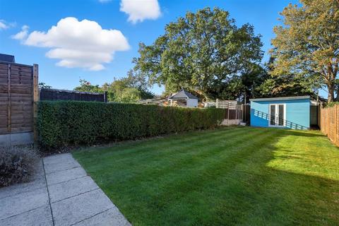undefined, Hansells Mead, Roydon