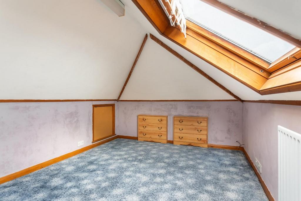 Loft room (2).jpg