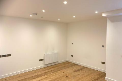 undefined, Rockingham Road, Uxbridge UB8
