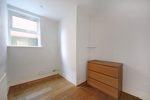 25 Regina Road, London, W13 9EG