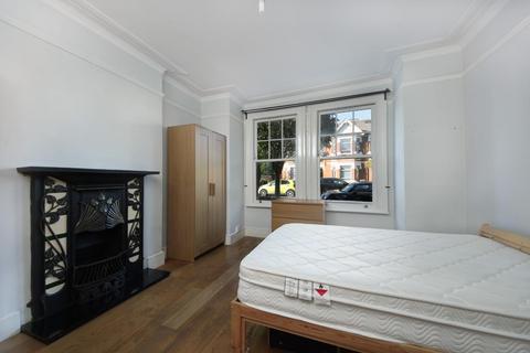 25 Regina Road, London, W13 9EG