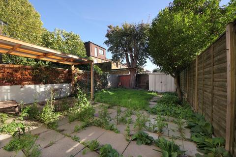 25 Regina Road, London, W13 9EG