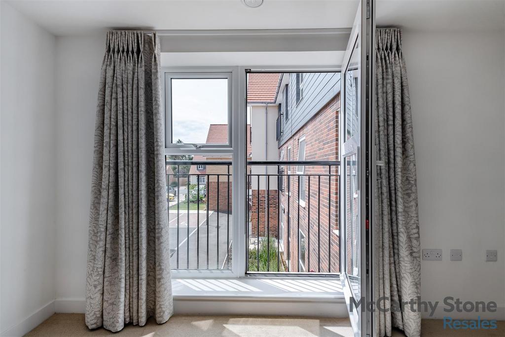 8651159-interior01.jpg