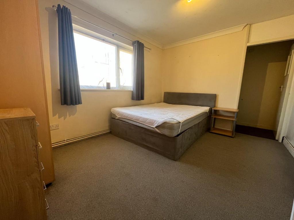 Bedroom1.jpg