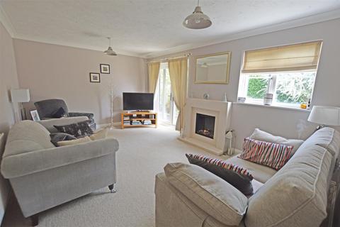 4 bedroom detached house for sale, Foreman Way, Peterborough PE6