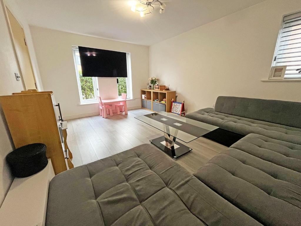 Lounge 1.jpg