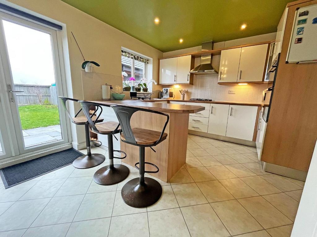 Kitchen 3.jpg