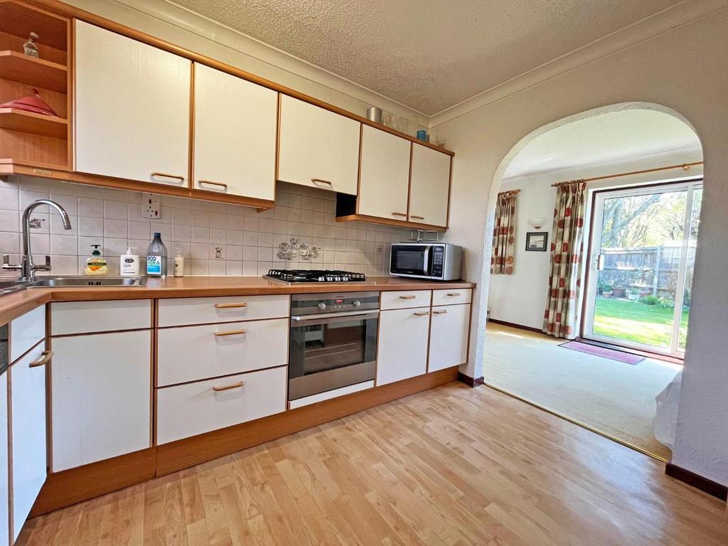Kitchen1.jpg