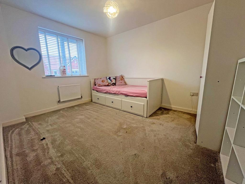 Bed 3.jpg