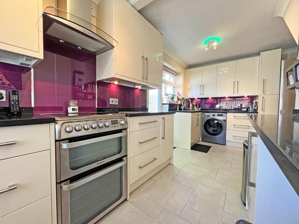 Kitchen1.jpg