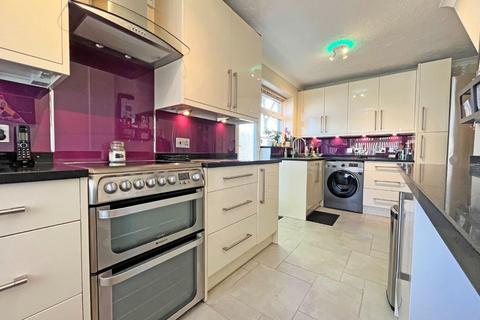 3 bedroom semi-detached house for sale, Oakleigh Drive, Peterborough PE2