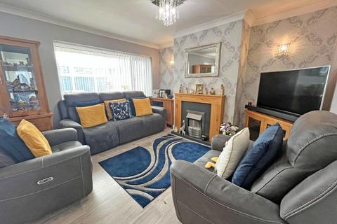 3 bedroom semi-detached house for sale, Oakleigh Drive, Peterborough PE2