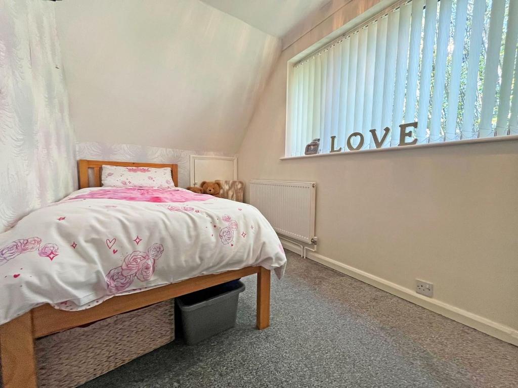 Bed 3.jpg