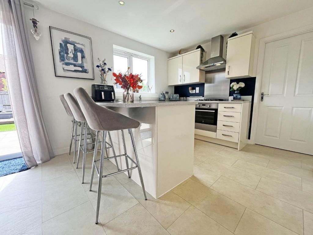Kitchen1.jpg