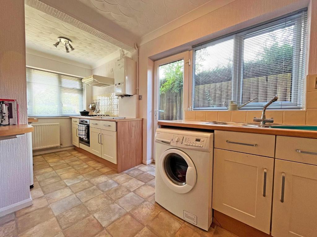 Kitchen 1.jpg