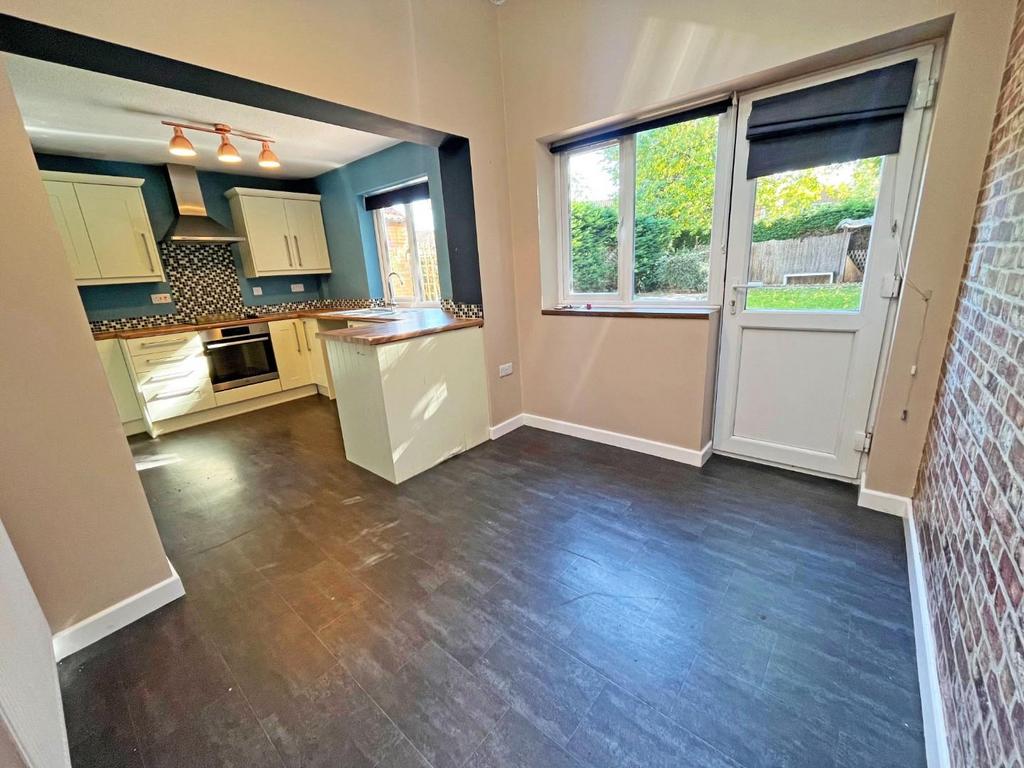 Dining Area.jpg