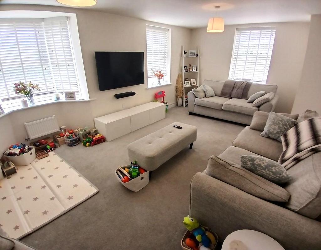 Lounge 1 2.jpg