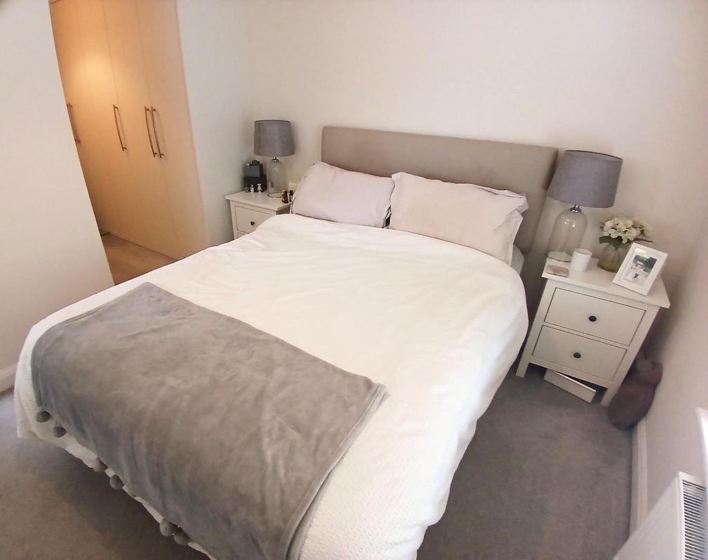 Bed 1.jpg