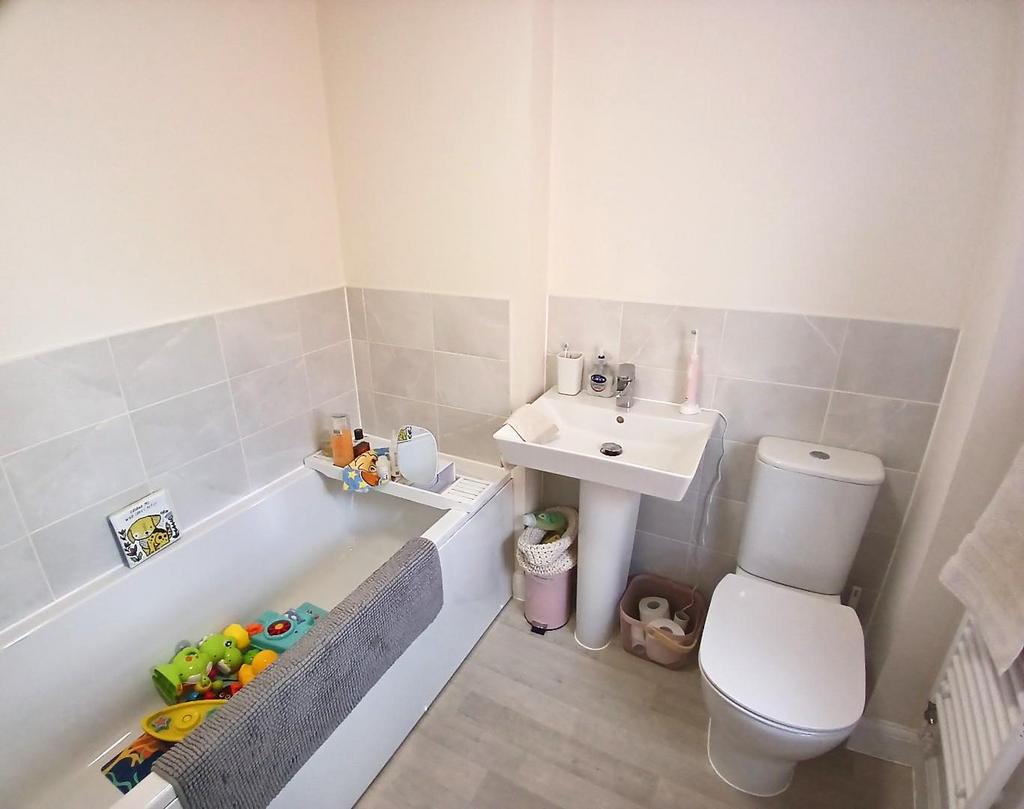 Family Bathroom.jpg