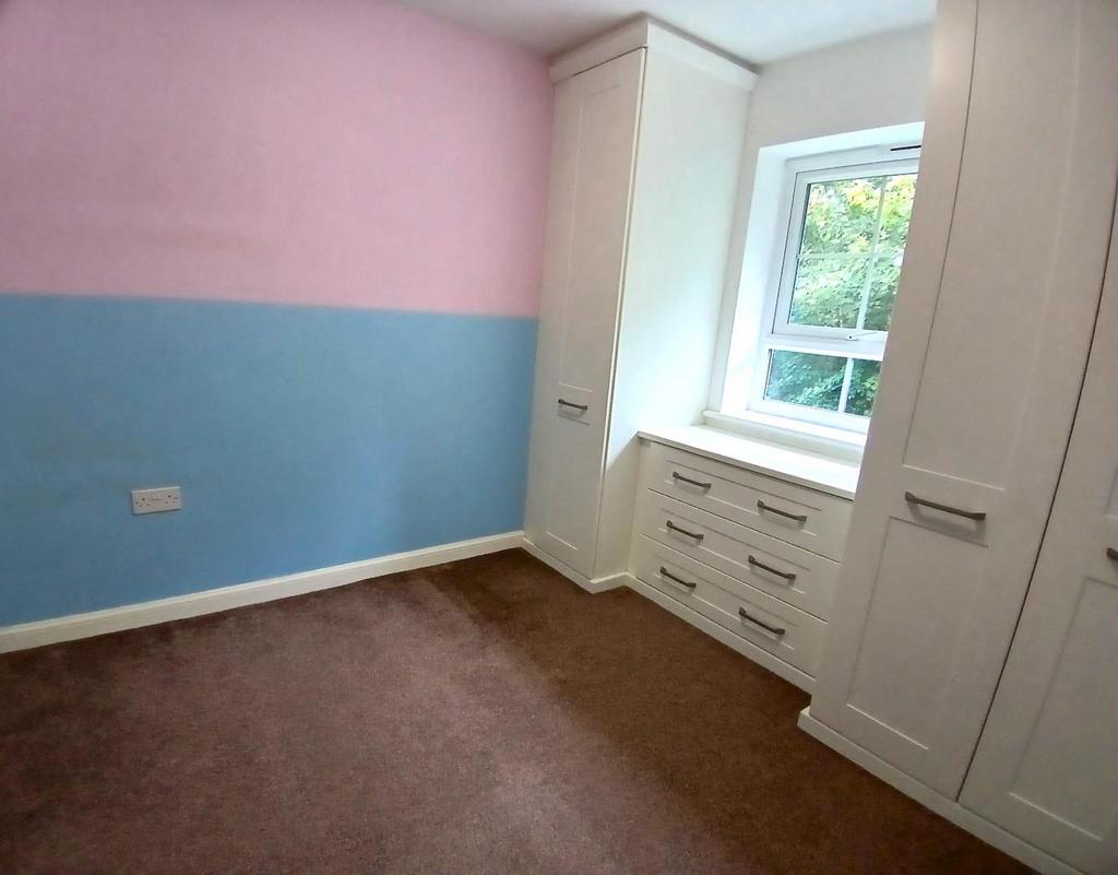 Bed 2.jpg