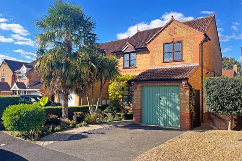 3 bedroom detached house for sale, Caldervale, Peterborough PE2
