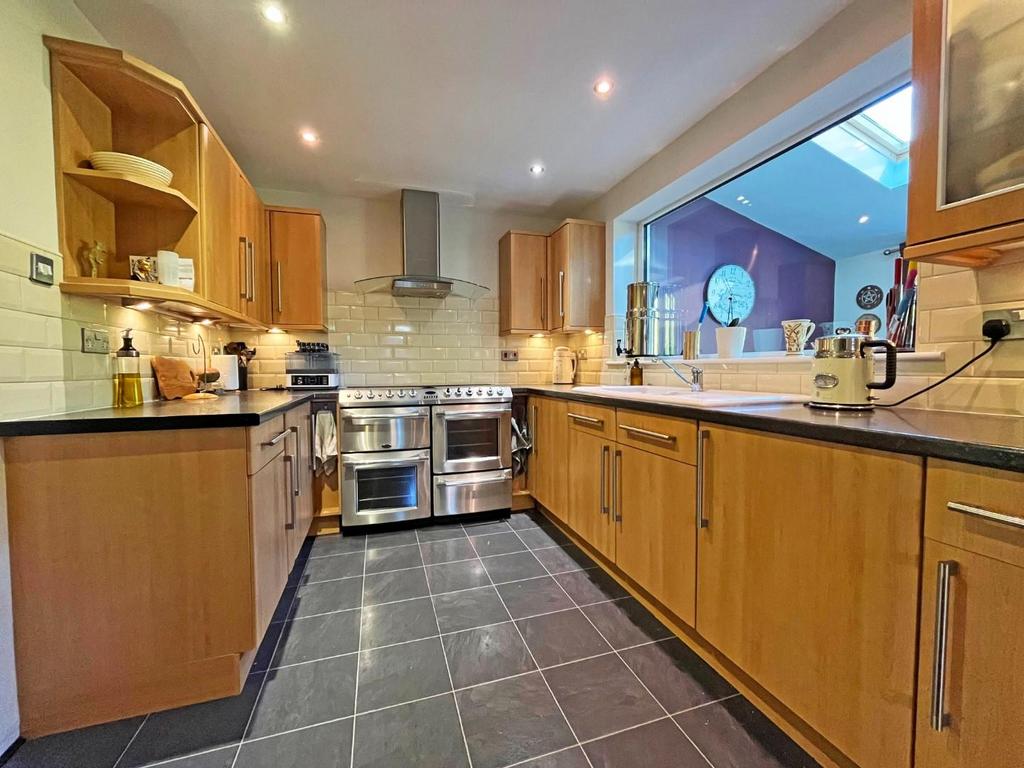 Kitchen1.jpg