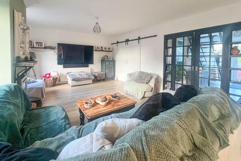 6 bedroom detached house for sale, Royce Road, Peterborough PE7