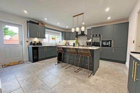 5 bedroom detached house for sale, Foxglove Way, Huntingdon PE26