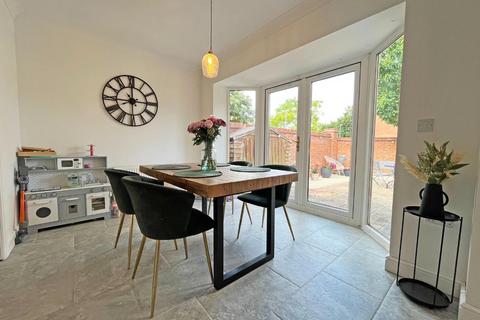 5 bedroom detached house for sale, Foxglove Way, Huntingdon PE26