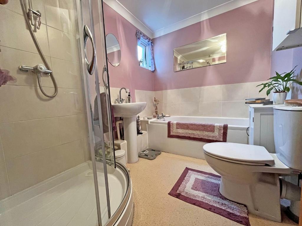 Bathroom.jpg