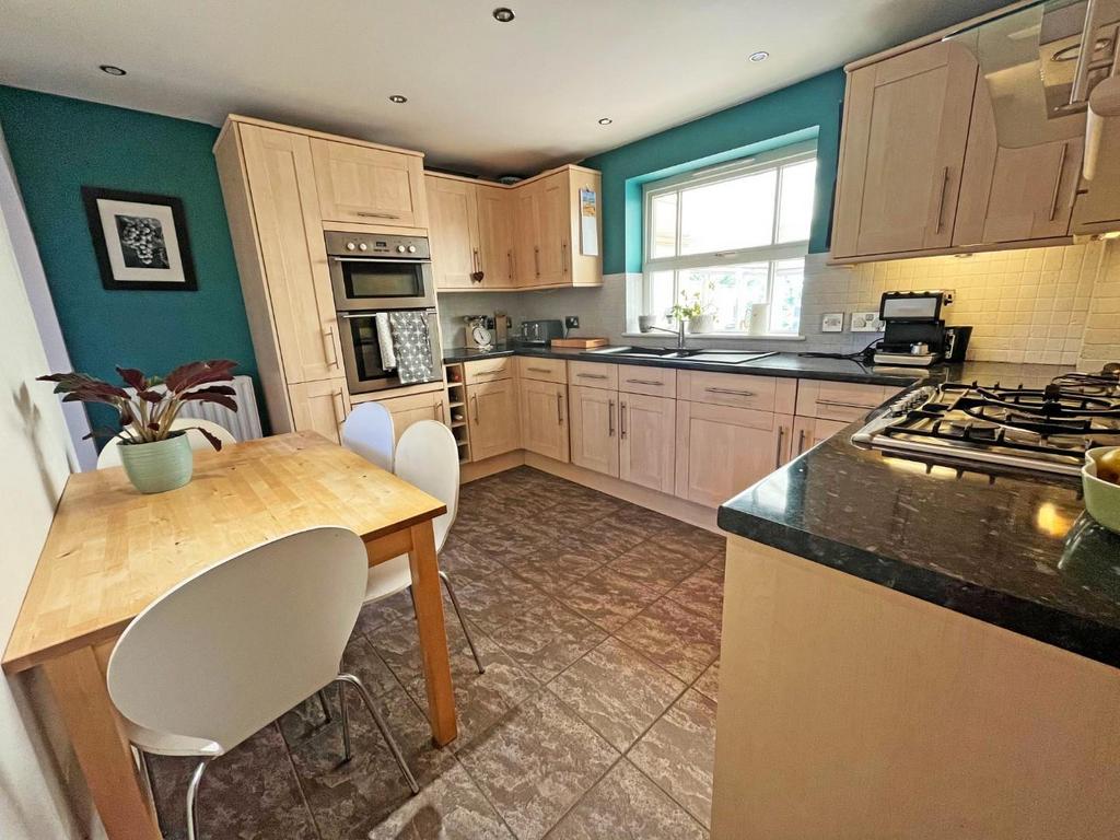 Kitchen1.jpg