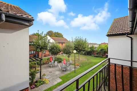 1 bedroom apartment for sale, High Street, Great Wakering, Southend-on-Sea, Essex, SS3