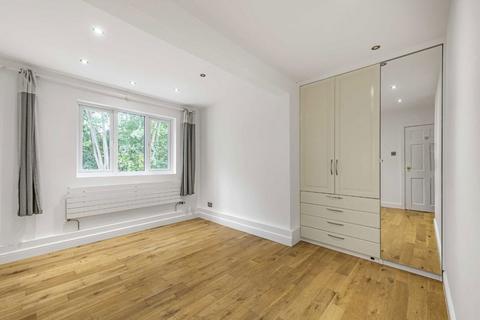3 bedroom flat for sale, Ash Grove, London W5