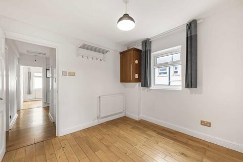 3 bedroom flat for sale, Ash Grove, London W5