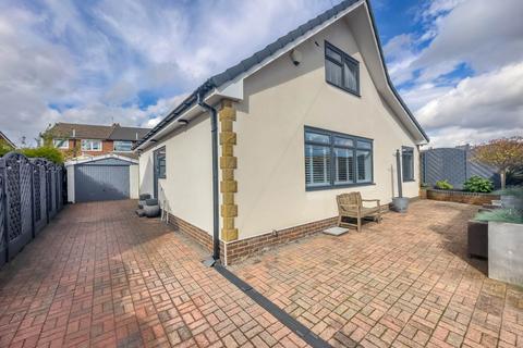 4 bedroom detached house for sale, Tweed Close, Birstall