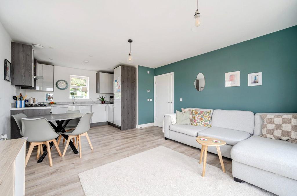 1335403-3-6894ade...