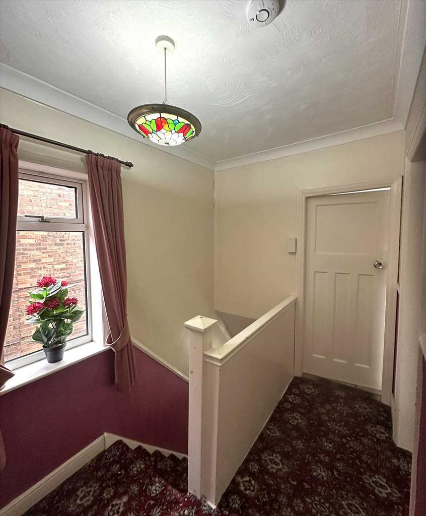 Rear bedroom 2:
