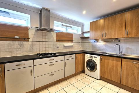 2 bedroom flat to rent, Beckenham BR3