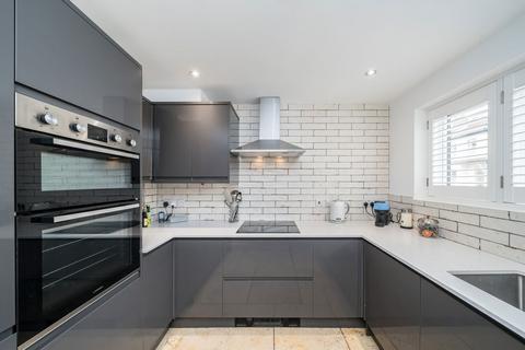 undefined, Newton Road, Isleworth TW7