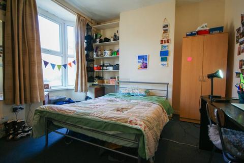 3 bedroom terraced house to rent, Hubert Road, Birmingham B29
