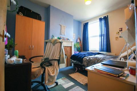 3 bedroom terraced house to rent, Hubert Road, Birmingham B29