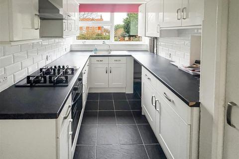 2 bedroom apartment for sale, Grand Avenue, Worthing BN11