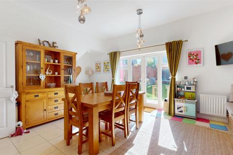 undefined, Rowditch Furlong, Milton Keynes MK14