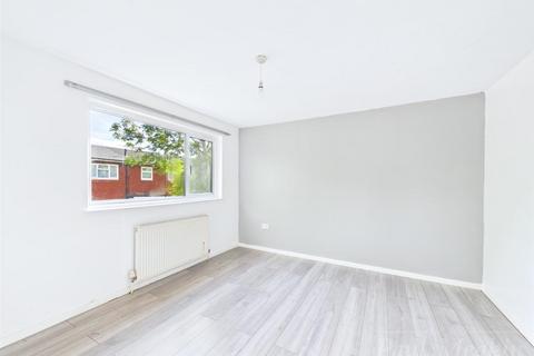 27 Underwood, New Addington, Croydon, CR0 9ED