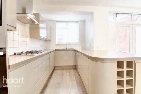80 Park View, London, W3 0PT