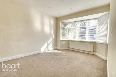 80 Park View, London, W3 0PT